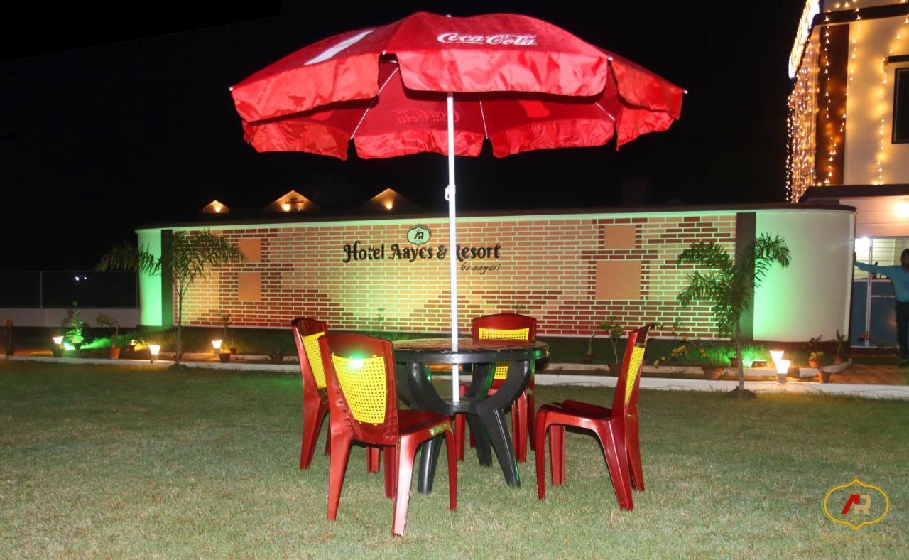 Hotel Aayes And Resort Shānti Niketan Esterno foto
